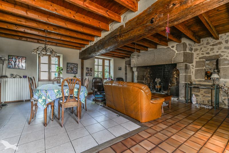 Vente Maison STE FEYRE - 6 pièces -185 m² - (23000)