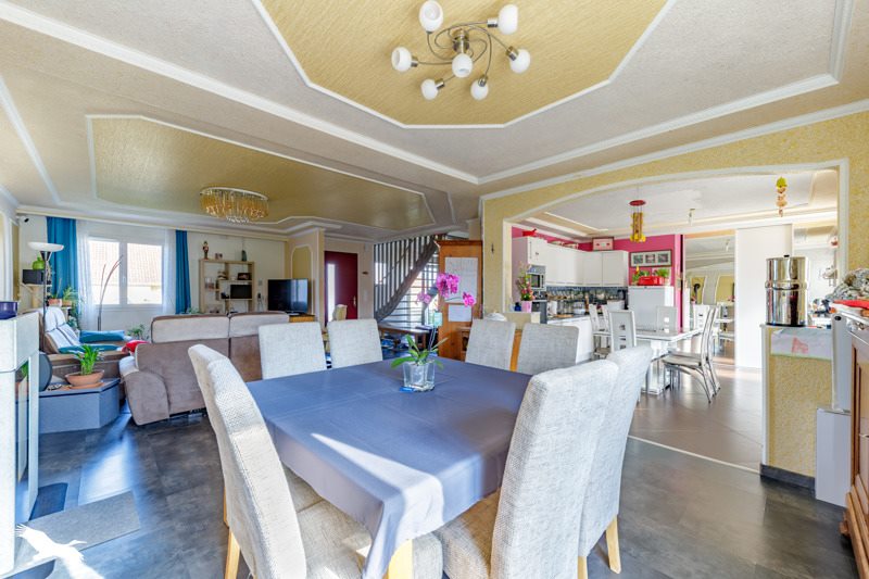 Vente Maison GUERET - 7 pièces -218 m² - (23000)