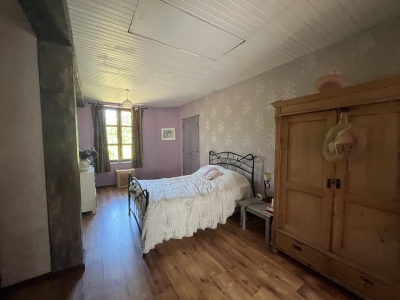 Vente Maison LA CELLE DUNOISE - 6 pièces -157 m² - (23800)