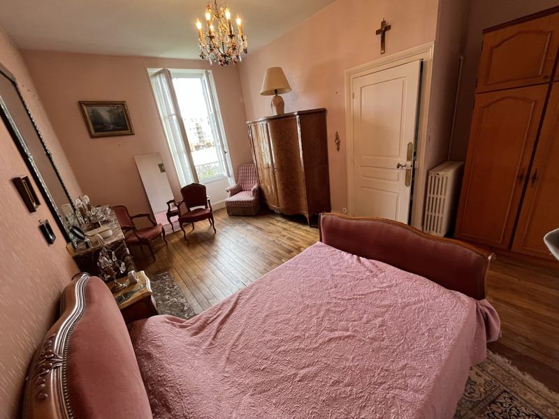 Vente Maison GUERET - 7 pièces -182 m² - (23000)