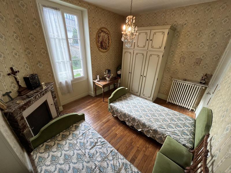 Vente Maison GUERET - 7 pièces -182 m² - (23000)