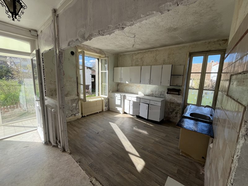 Vente Maison LAVAVEIX LES MINES - 11 pièces -255 m² - (23150)