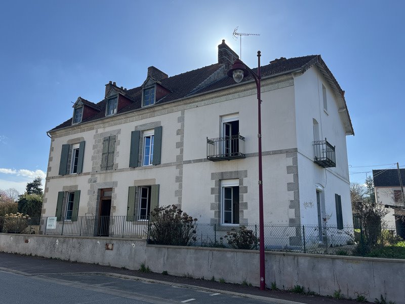 Vente Maison LAVAVEIX LES MINES - 11 pièces -255 m² - (23150)