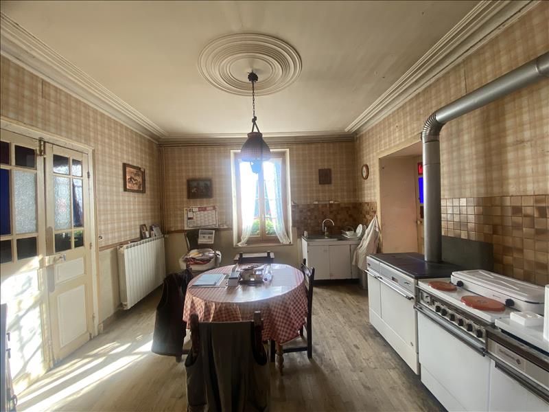 Vente Maison MONTAIGUT LE BLANC - 7 pièces -221 m² - (23320)