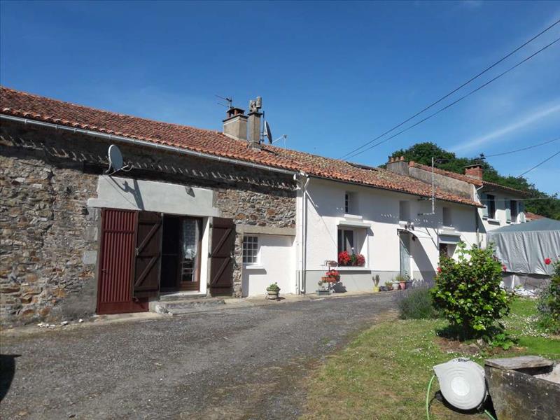 Vente Maison ST BONNET DE BELLAC 87300 6 pièces - 160 m²