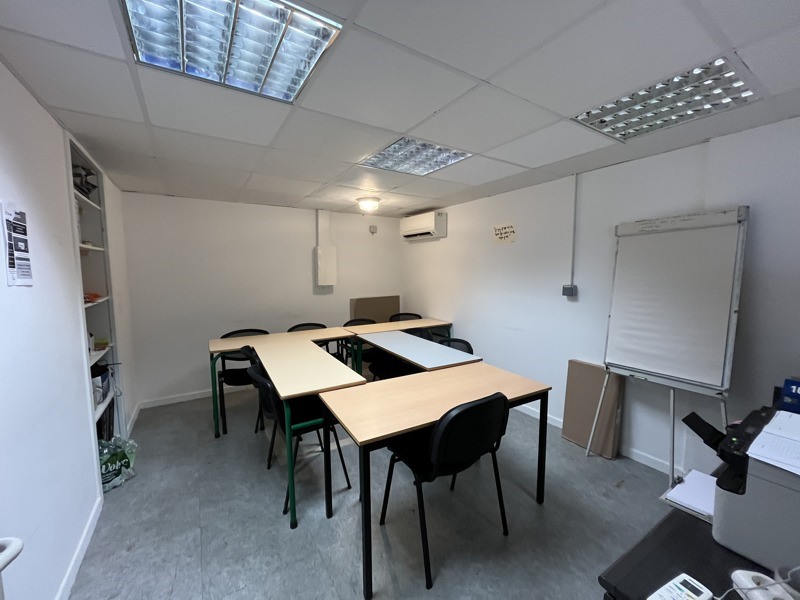 Vente Local commercial ST JUNIEN - -  160 m² - (87200)