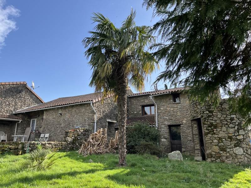 Vente Maison LA BAZEUGE - 9 pièces -256 m² - (87210)