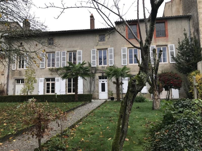 Vente Maison LE DORAT - 7 pièces -283 m² - (87210)
