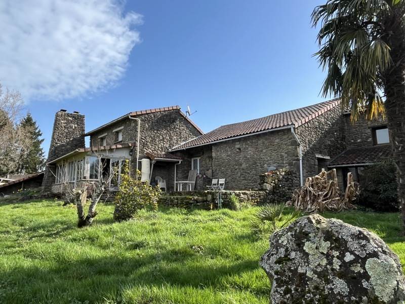 Vente Maison LA BAZEUGE - 9 pièces -256 m² - (87210)