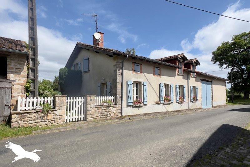 Vente Maison Saint-Junien-les-Combes - 5 pièces -140 m² - (87300)