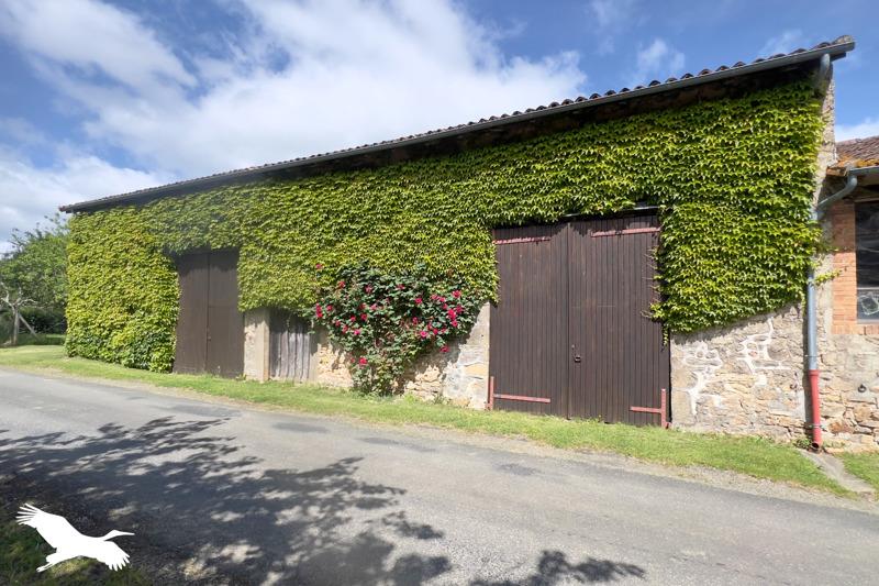 Vente Maison Saint-Junien-les-Combes - 5 pièces -140 m² - (87300)
