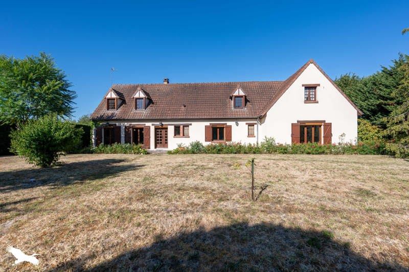 Maison 8 pièces 254 m² · à Romorantin-Lanthenay · 254 m² · 283 392 €