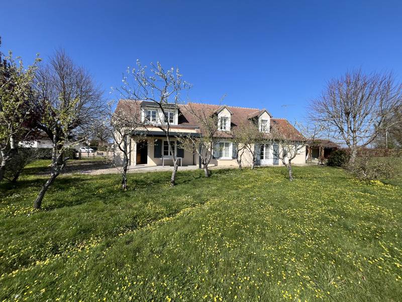 Vente Maison ST GEORGES SUR LA PREE 18100 7 pièces - 196 m²