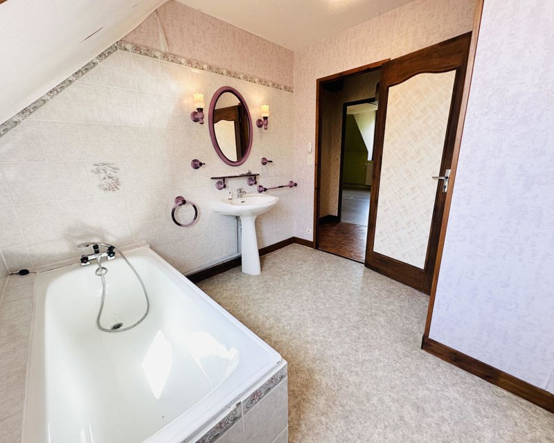 Vente Maison MEREAU - 7 pièces -183 m² - (18120)