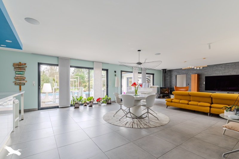 Vente Maison MONTUSSAN - 7 pièces -206 m² - (33450)