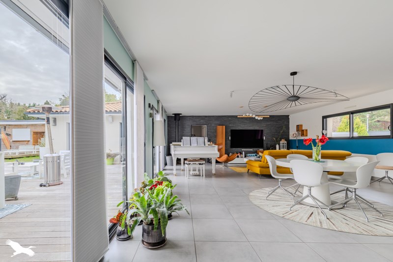 Vente Maison MONTUSSAN - 7 pièces -206 m² - (33450)