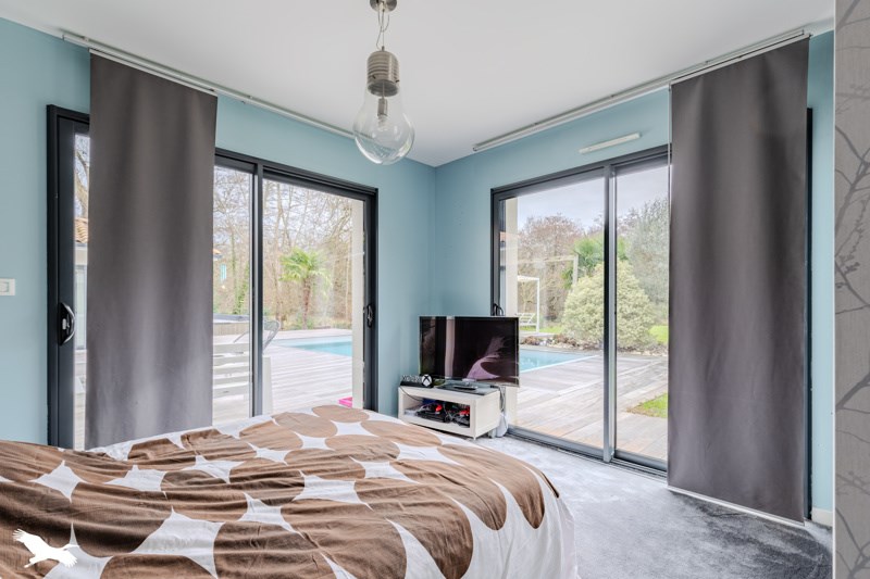 Vente Maison MONTUSSAN - 7 pièces -206 m² - (33450)