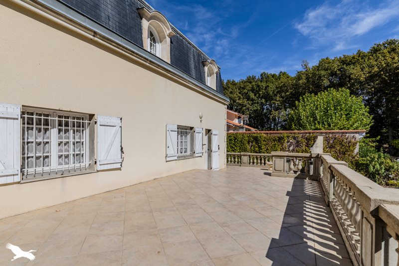 Vente Maison Saint-Sulpice-et-Cameyrac - 5 pièces -151 m² - (33450)