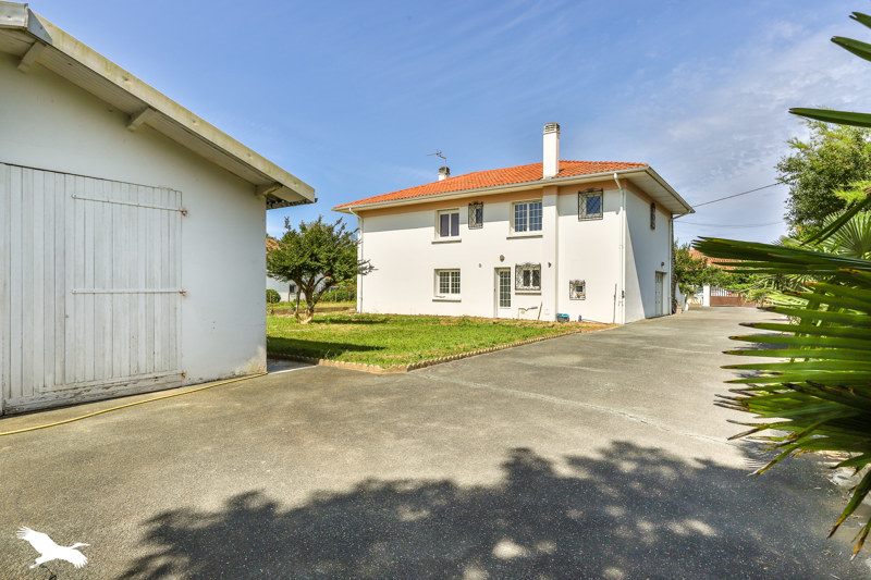 Vente Maison BOUCAU - 7 pièces -216 m² - (64340)