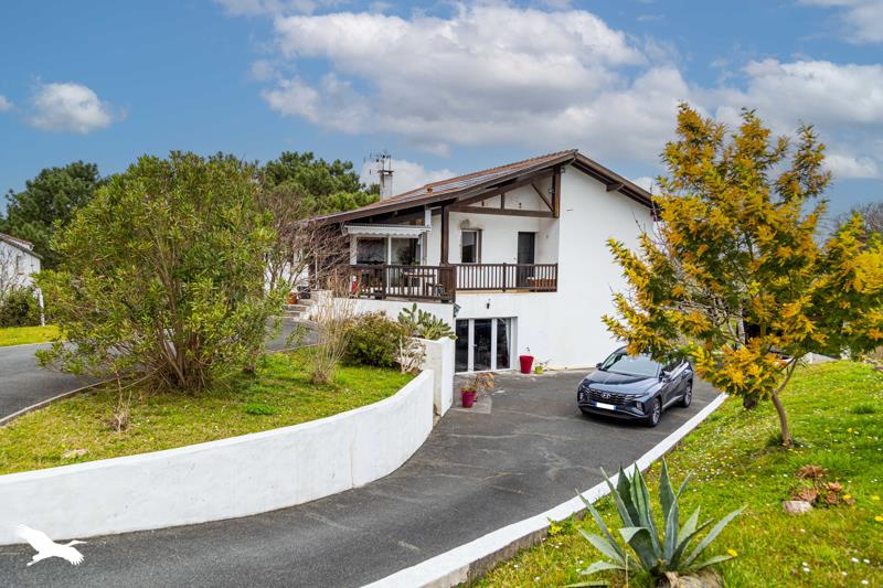 Vente Appartement LAHONCE - 4 pièces -115 m² - (64990)