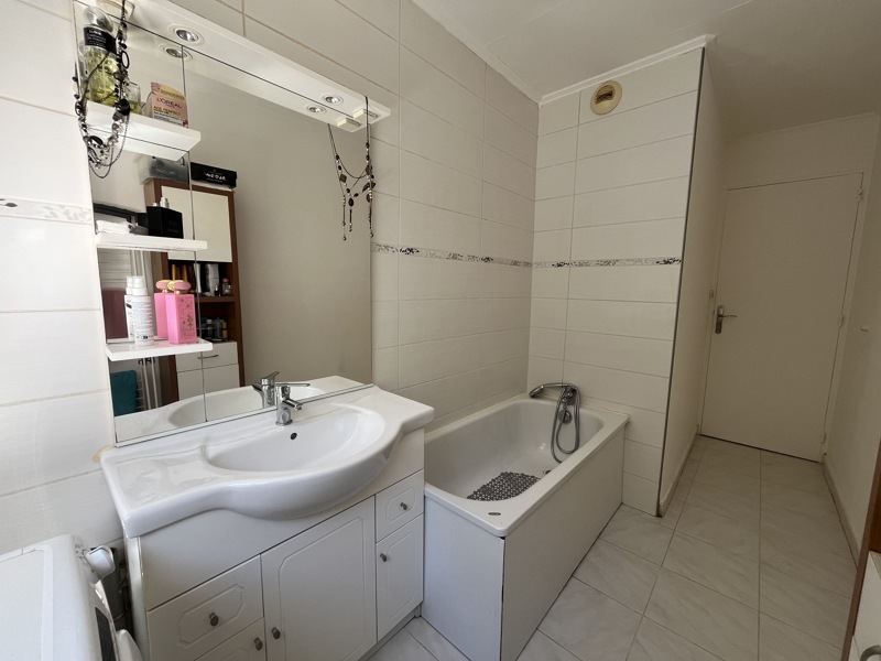 Vente Appartement ST PRIEST - 2 pièces -51 m² - (69800)
