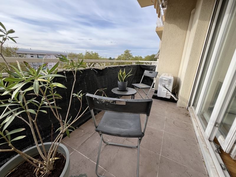 Vente Appartement Saint-Priest - 3 pièces -77 m² - (69800)