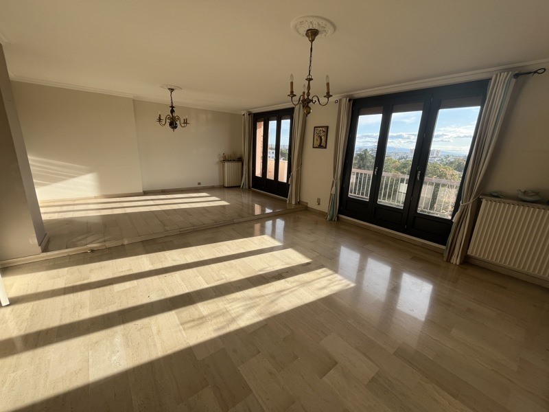 Vente Appartement Saint-Priest - 5 pièces -124 m² - (69800)