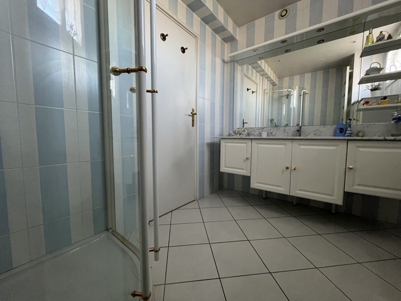 Vente Appartement Saint-Priest - 5 pièces -124 m² - (69800)