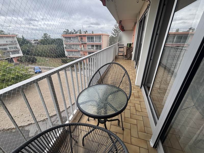 Vente Appartement Saint-Priest - 3 pièces -65 m² - (69800)