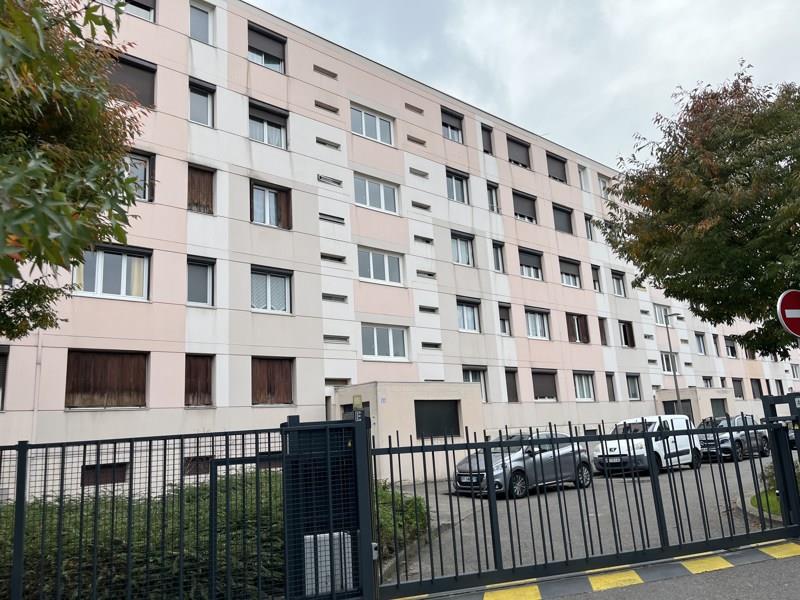 Vente Appartement ST PRIEST - 4 pièces -74 m² - (69800)