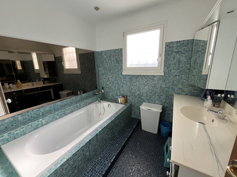 Vente Maison ST PRIEST - 6 pièces -190 m² - (69800)