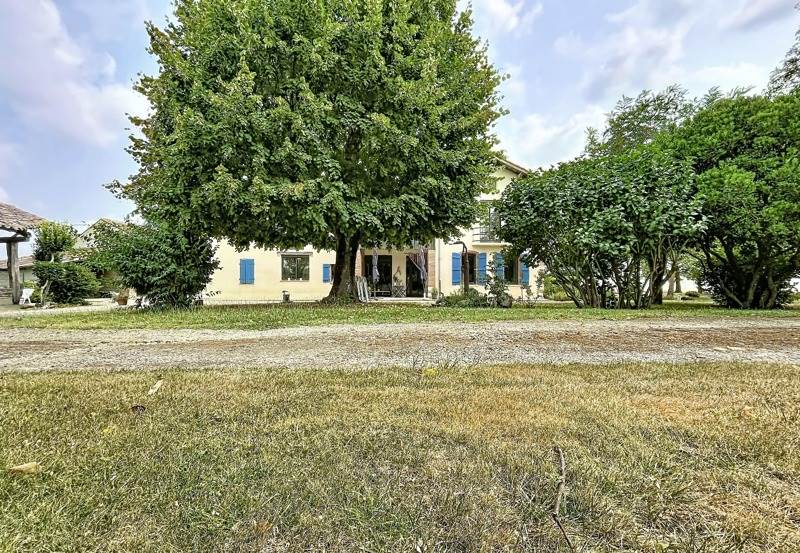 Maison 8 pièces 224 m² · à Saint-Sardos · 224 m² · 353 760 €