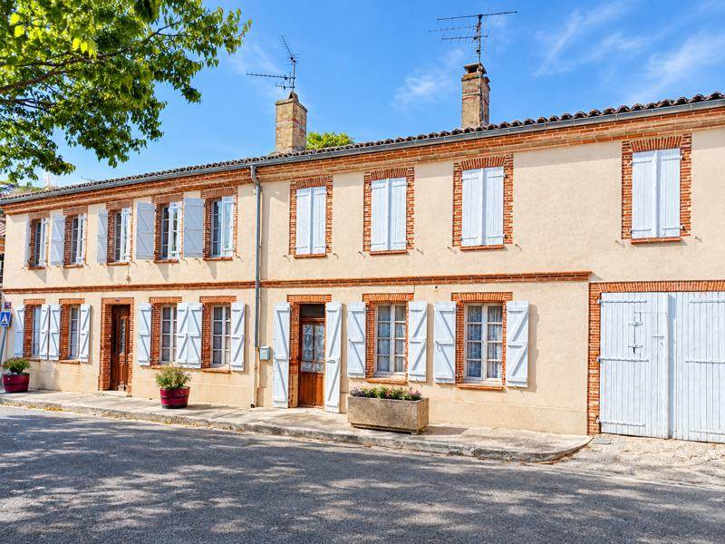 Maison 8 pièces 240 m² · à Savenès · 240 m² · 254 880 €