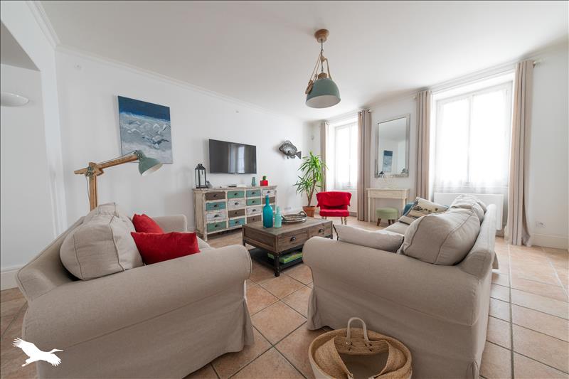 Vente Maison LE CHATEAU D OLERON - 6 pièces -158 m² - (17480)