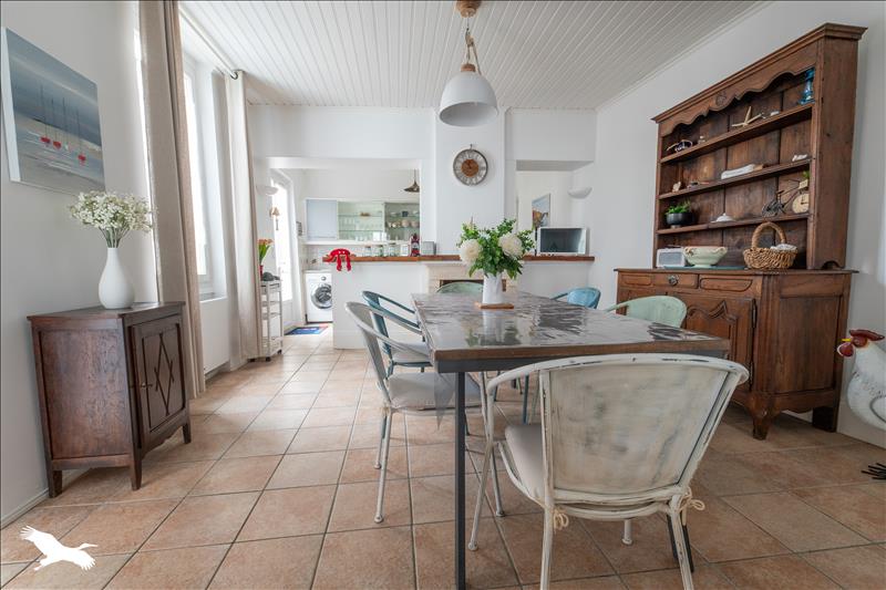 Vente Maison LE CHATEAU D OLERON - 6 pièces -158 m² - (17480)