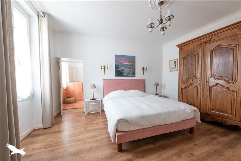 Vente Maison LE CHATEAU D OLERON - 6 pièces -158 m² - (17480)