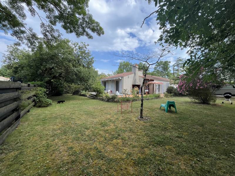 Vente Maison LE CHATEAU D OLERON - 5 pièces -102 m² - (17480)