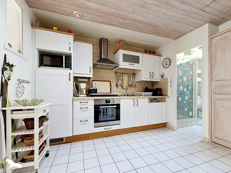 Vente Maison LE CHATEAU D OLERON - 7 pièces -117 m² - (17480)