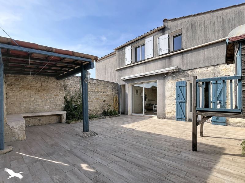 Vente Maison LE CHATEAU D OLERON - 7 pièces -117 m² - (17480)