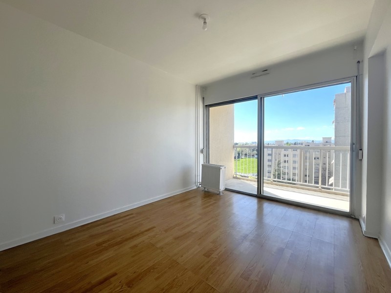 Vente Appartement BRON - 3 pièces -74 m² - (69500)