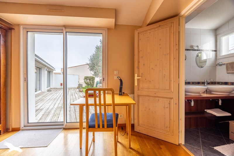Vente Maison LA ROCHELLE - 6 pièces -147 m² - (17000)