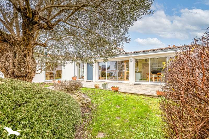 Vente Maison LA ROCHELLE - 6 pièces -147 m² - (17000)