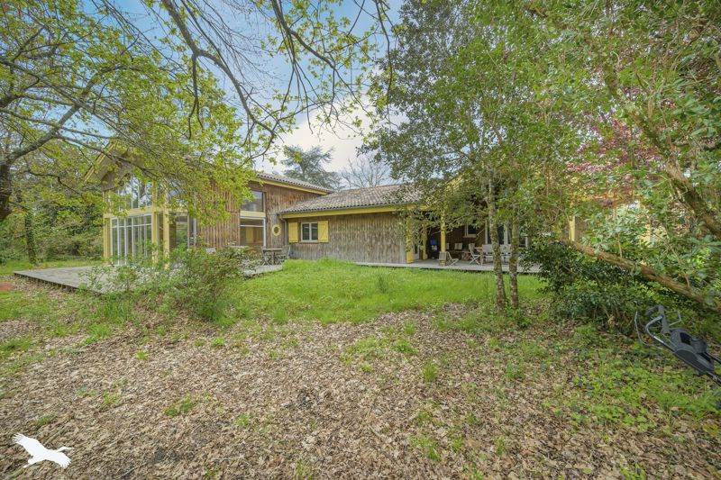 Vente Maison GUJAN MESTRAS - 5 pièces -226 m² - (33470)