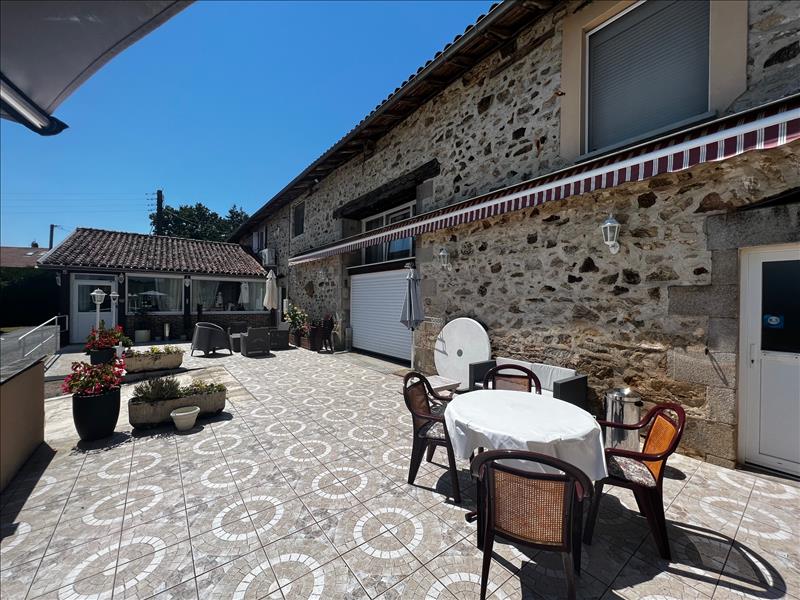 Vente Maison LE VIGEN - 16 pièces -270 m² - (87110)