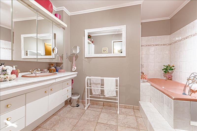 Vente Maison LE VIGEN - 16 pièces -270 m² - (87110)