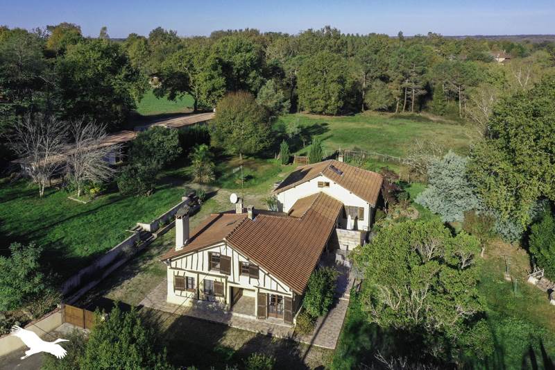 Vente Maison Larée - 8 pièces -180 m² - (32150)