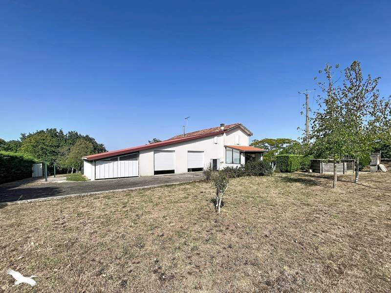 Vente Maison CASTILLON DEBATS - 5 pièces -166 m² - (32190)