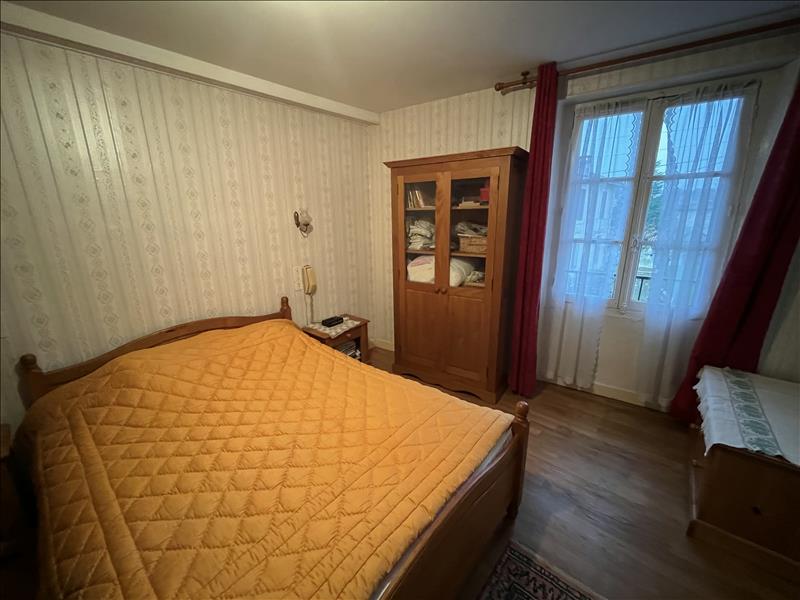 Vente Maison LIZANT - 10 pièces -201 m² - (86400)