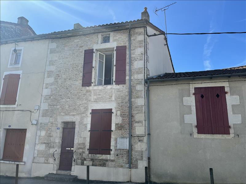 Vente Maison RUFFEC - 4 pièces -88 m² - (16700)