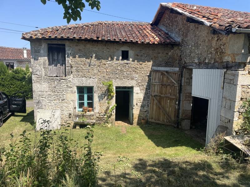 Vente Grange NANTEUIL EN VALLEE - 1 pièce -90 m² - (16700)